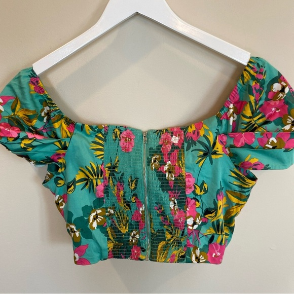 Express x Rocky Barnes floral crop top size small - Picture 4 of 6